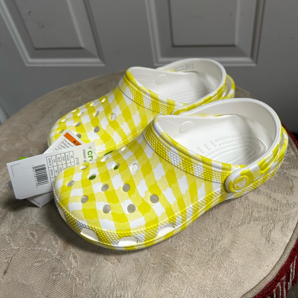 Crocs Classic Yellow Gingham in Daylily colorway Slip-On Clogs Sz W6/M4 - Picture 5 of 11
